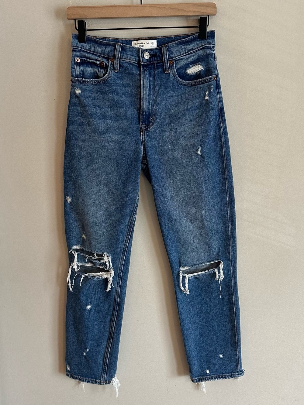 Abercrombie & Fitch The Mom High Rise Jeans Medium Indigo Distressed Denim 0 25